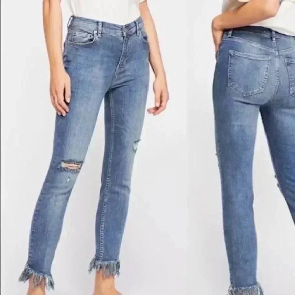 Free People Frayed Hem Skinny Jeans - Picture 2 of 8